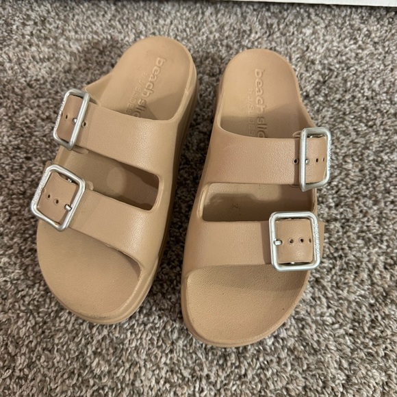 J/SLIDES Tan Sandals with Silver Buckles Size 6 - Picture 1 of 16
